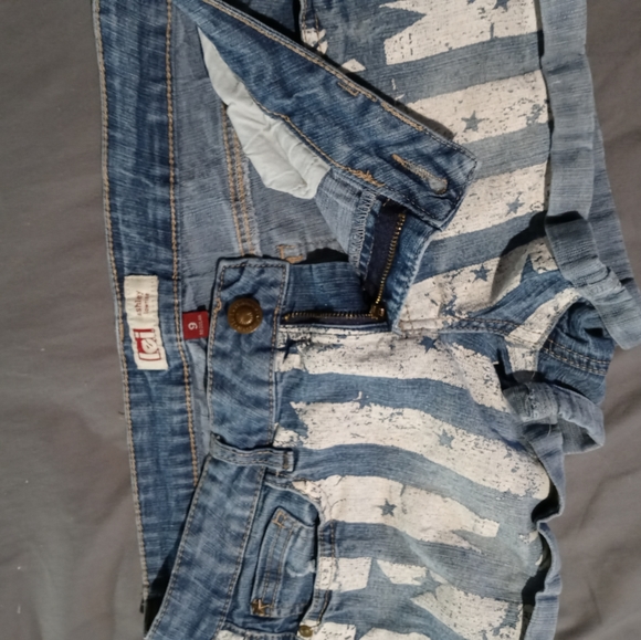 L. E. I. American flag denin - Picture 3 of 4